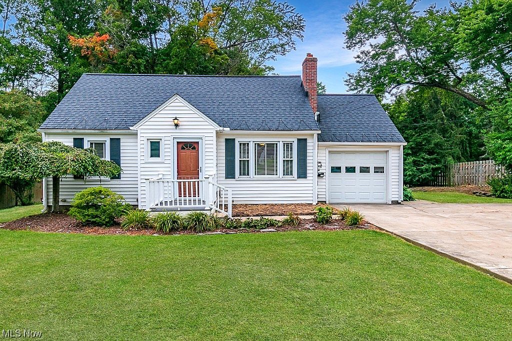 326 South St, Chardon, OH 44024 Zillow
