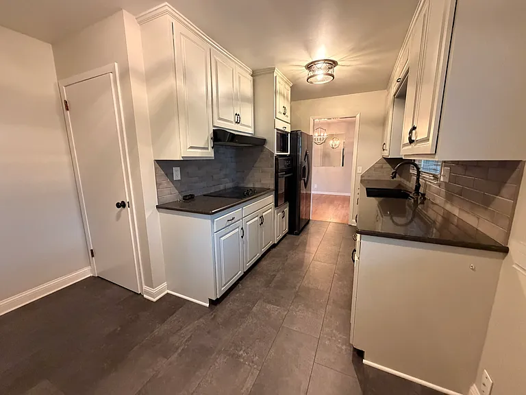 1216 Robin Dr — Photo 10