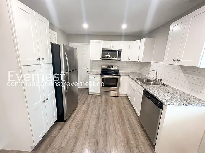 239 Jeffery Dr — Photo 5