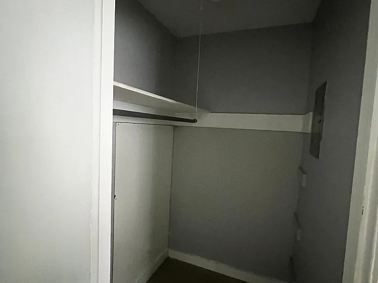 Parkway Apartments — Photo 11