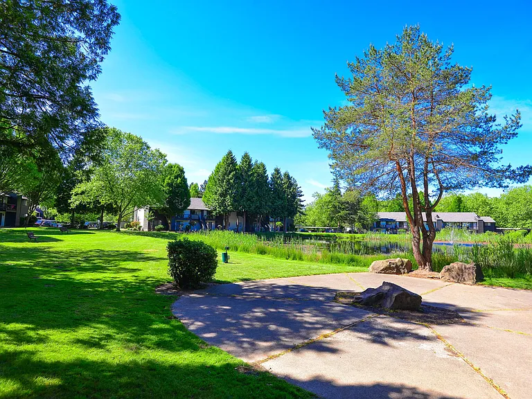 Woodlake Apartments — Photo 13