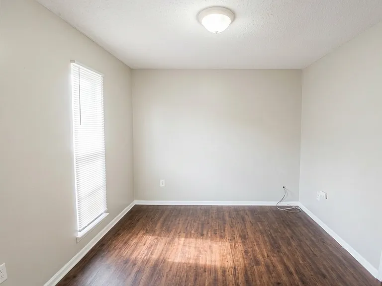 4407 Howardcrest Dr — Photo 5