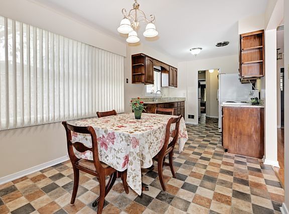 5th image of 4112 W Grant St