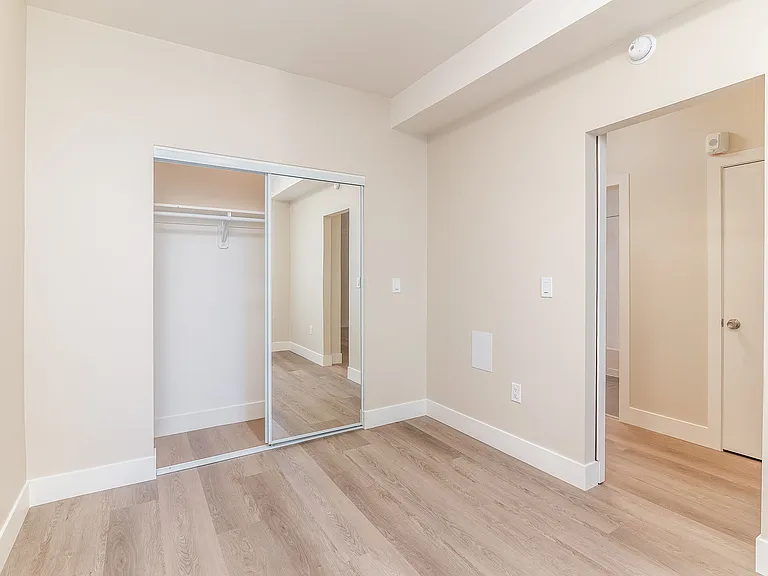 1835 Vallejo — Photo 24