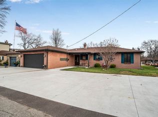 168 Bay Shore Dr, Bay City, MI 48706