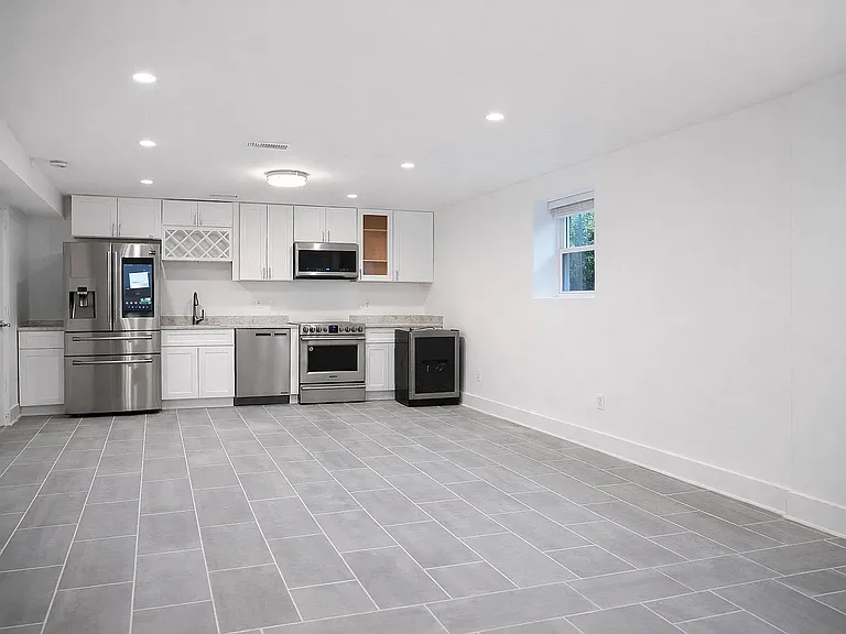 1633 Kalmia Rd NW #2 — Photo 7