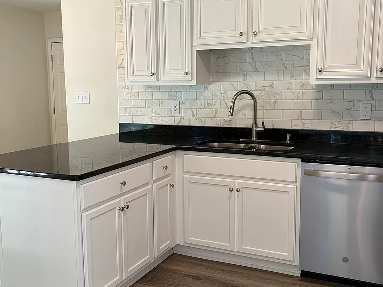 95 Prestwick Ln — Photo 9