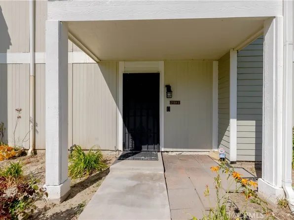 27104 Hidaway Ave Unit 2, Santa Clarita, CA 91351
