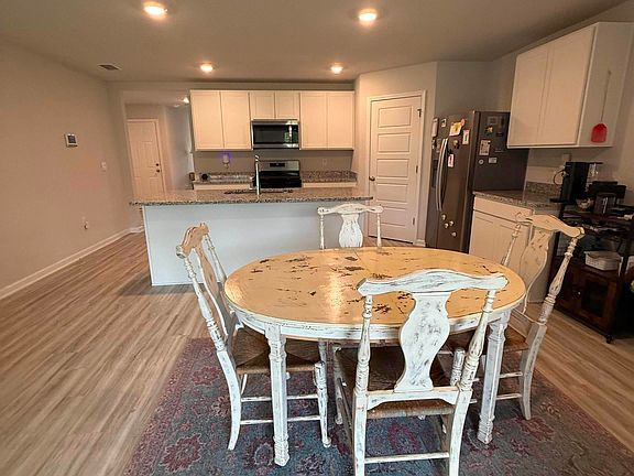 4th image of 13643 Paris Cir
