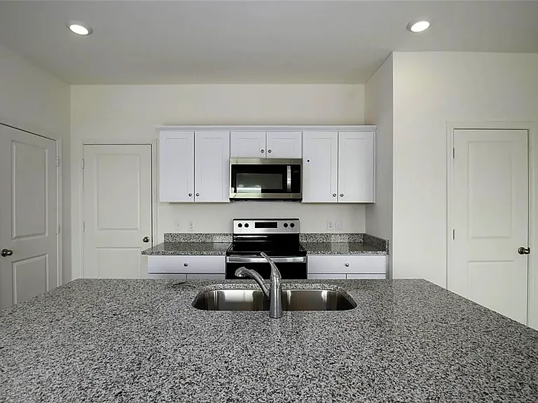 625 Delaware Ave — Photo 16
