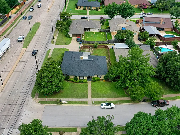 917 Meadowgate Dr — Photo 38