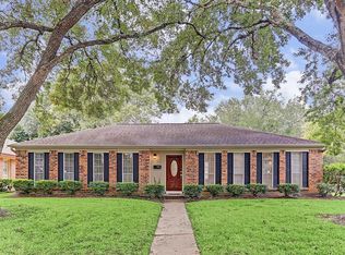 9002 Landsdowne Dr, Houston, TX 77096