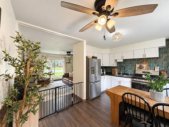 5th image of 1609 Maple Garden Dr