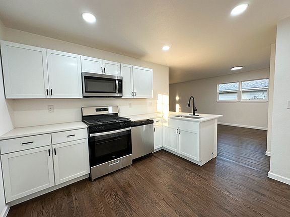 3rd image of 5756 E 28th St
