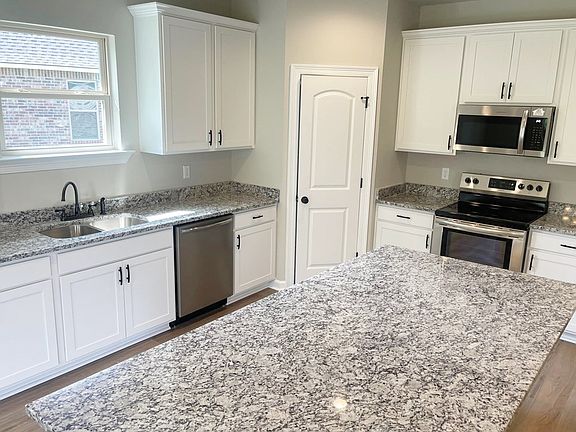 4th image of 4511 Mimosa Ln