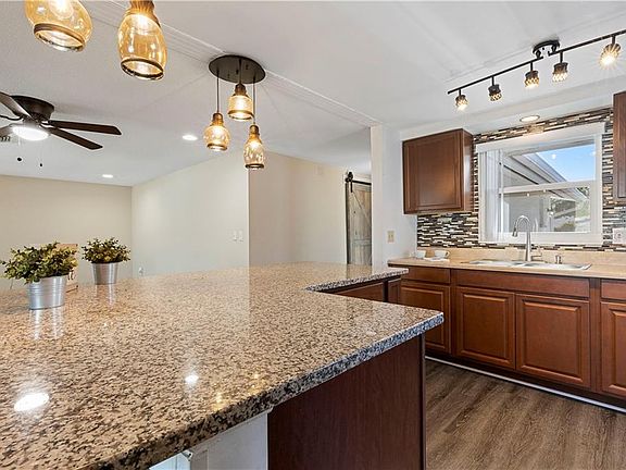 5th image of 2457 Terry Ln
