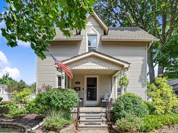 323 E Liberty St, South Lyon, MI 48178