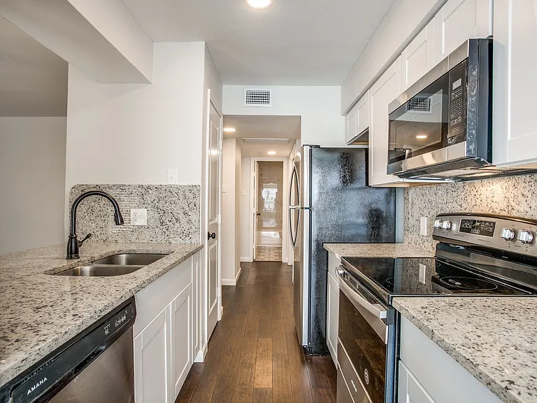 Creekside Condominumums — Photo 31