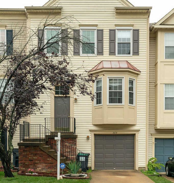 1st image of 205 Park Cove Dr