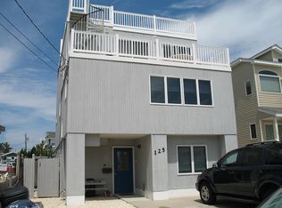 125 E 8th St, Ship Bottom, NJ 08008