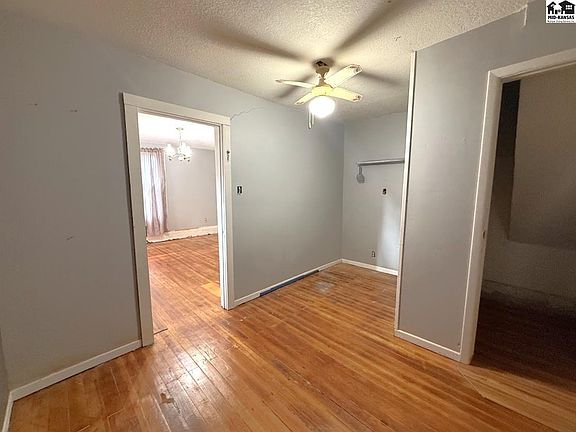 3rd image of 305 S Locust St
