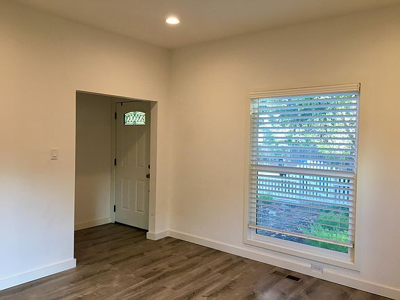 3rd image of 853 Channing Ave #1