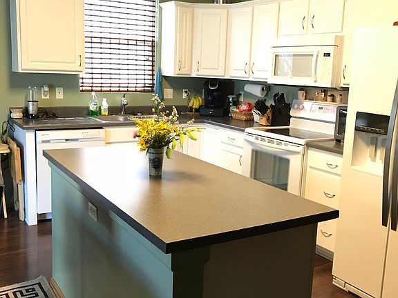 Open kitchen with island 