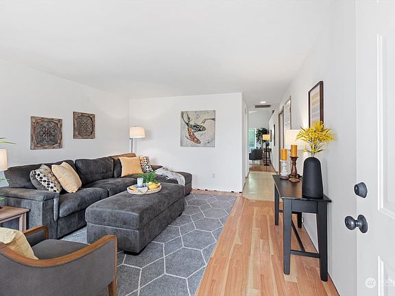 5th image of 14809 18th Avenue W