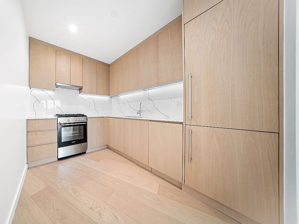 1st image of 30-05 Vernon Blvd #2F