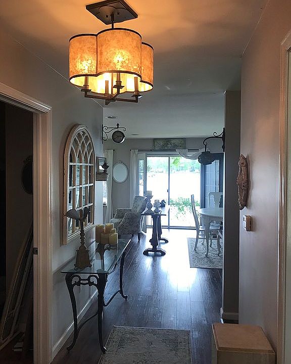 1st image of 3693 Lakeview Dr