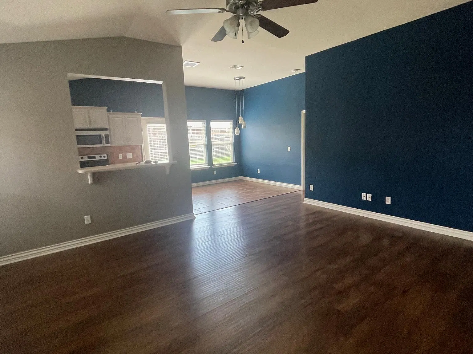 3 bed, 1366 sqft, $1,695 — Photo 4