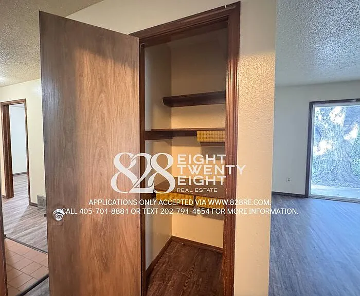 4103 N Oak Grove Dr — Photo 8