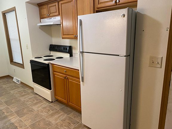 5th image of 1016 E Waterford Ave