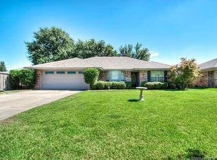 2502 Brookhaven Dr, Bossier City, LA 71111