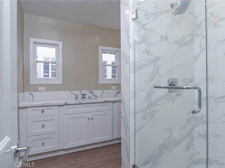 226 S Rexford Dr — Photo 24
