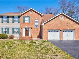 26 Glacier Dr, Howell, NJ 07731