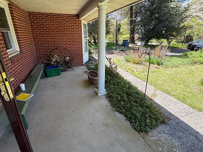 301 Beechwood Rd — Photo 9