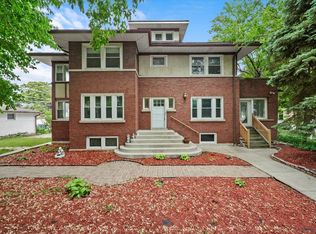 6822 34th St, Berwyn, IL 60402