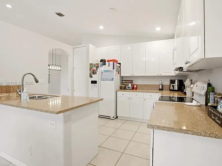 6298 Harbour Chase Dr — Photo 3