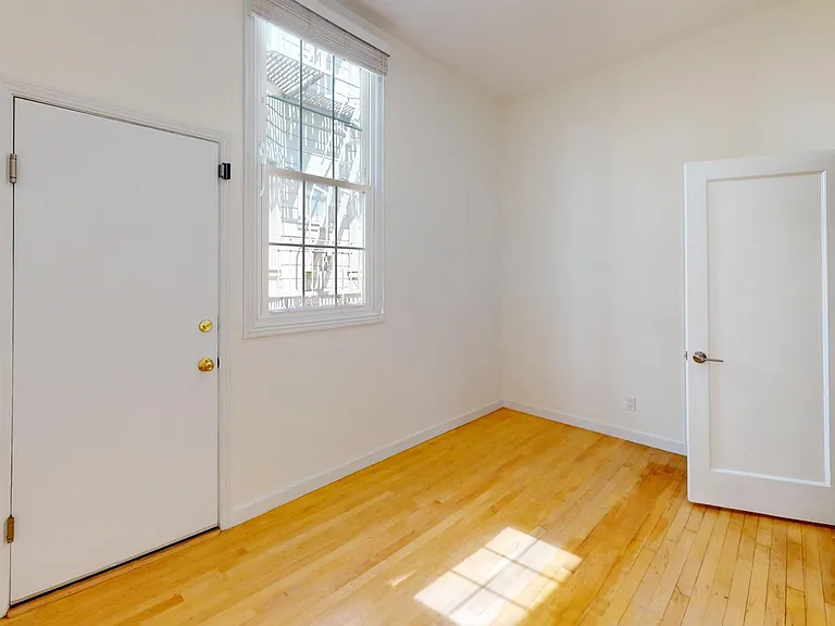 1635 Gough Street — Photo 17
