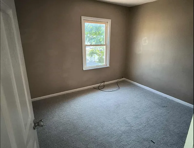 3924 Burnham Ave — Photo 10