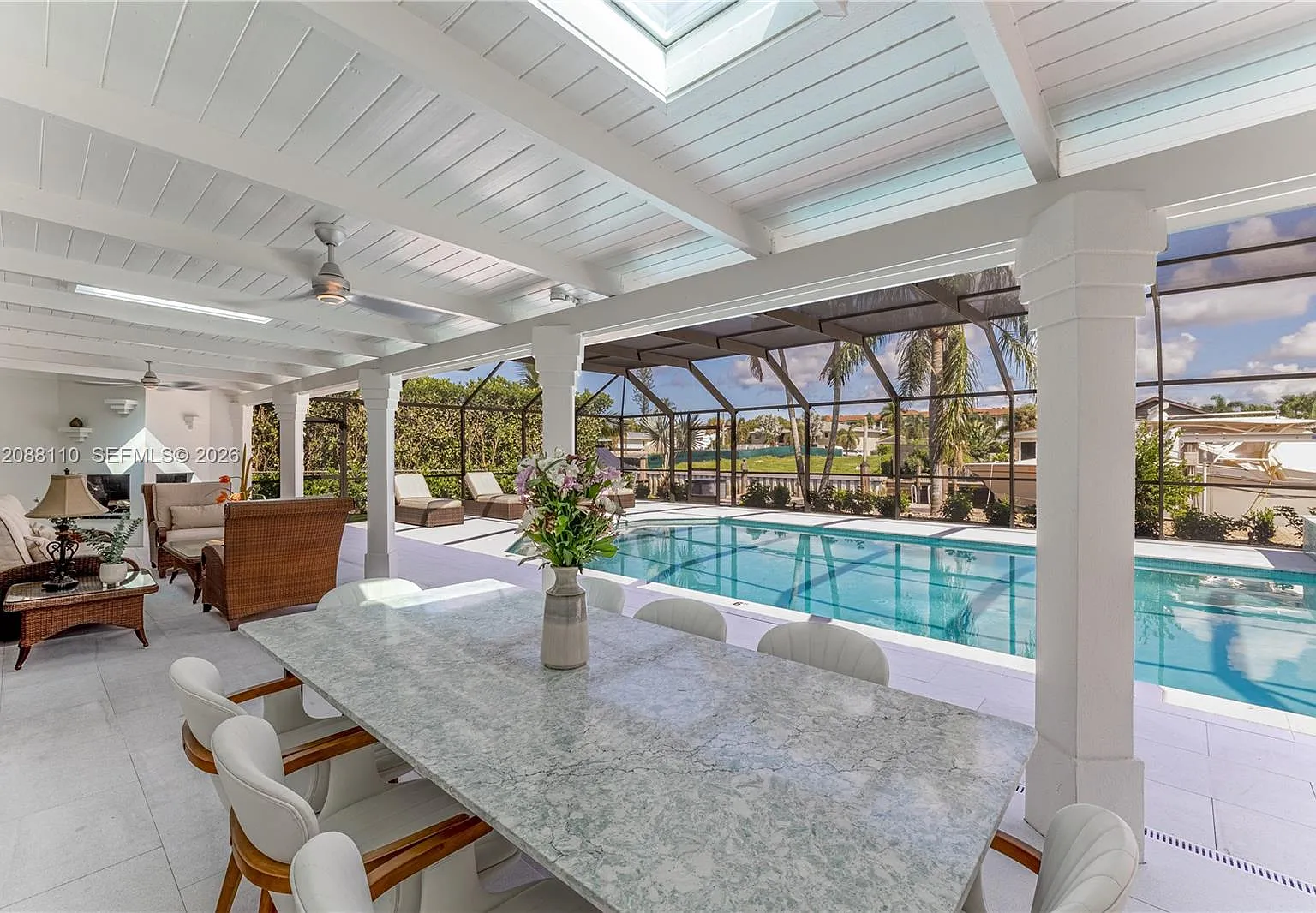 4 bed, 3.5 bath, $25,000 — Photo 2