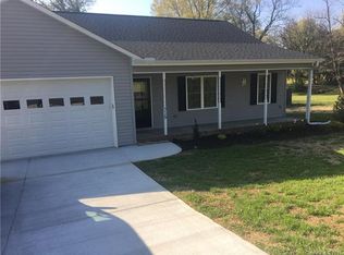 315 E 3rd St, Oakboro, NC 28129
