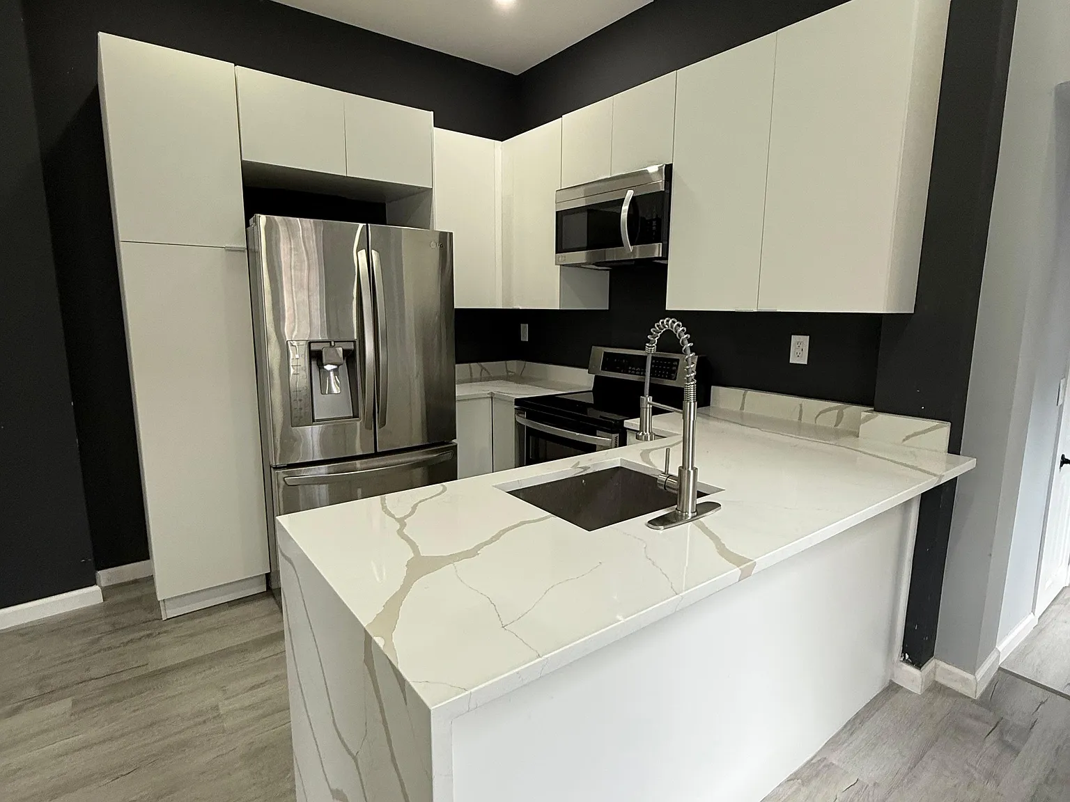 3 bed, $1,700 — Photo 3