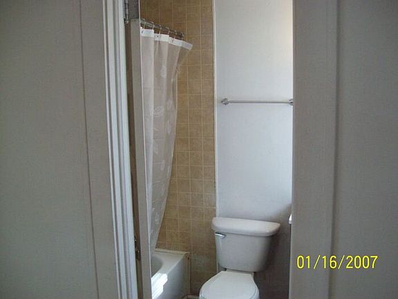 5th image of 503 W 7th St