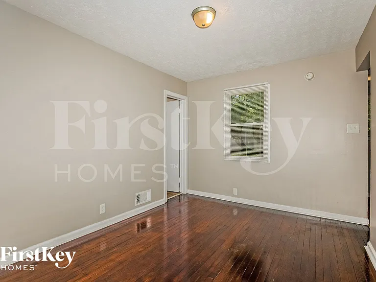 2825 Kessler Blvd — Photo 6