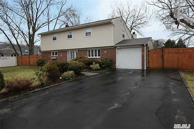 1st image of 3 Park Dr
