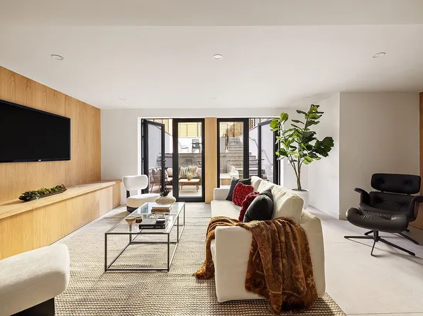 74 Diamond St #1A, Brooklyn, NY 11222