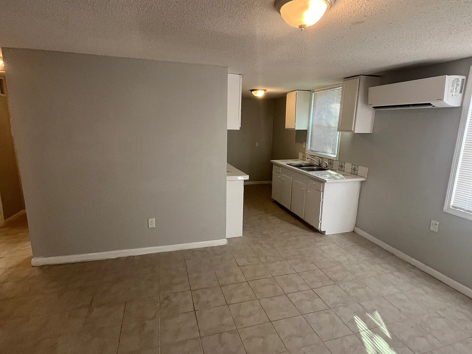 2 bed, 770 sqft, $890 — Photo 3