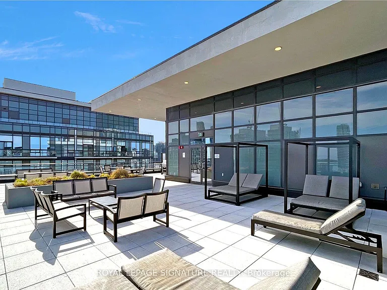 460 Adelaide St E #1706 — Photo 24